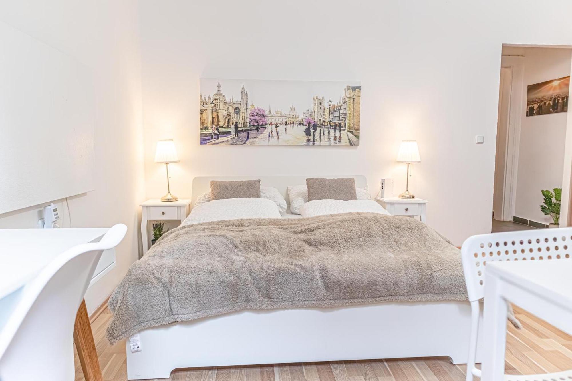 Economy Living- 1br In The Heart Of Appartement