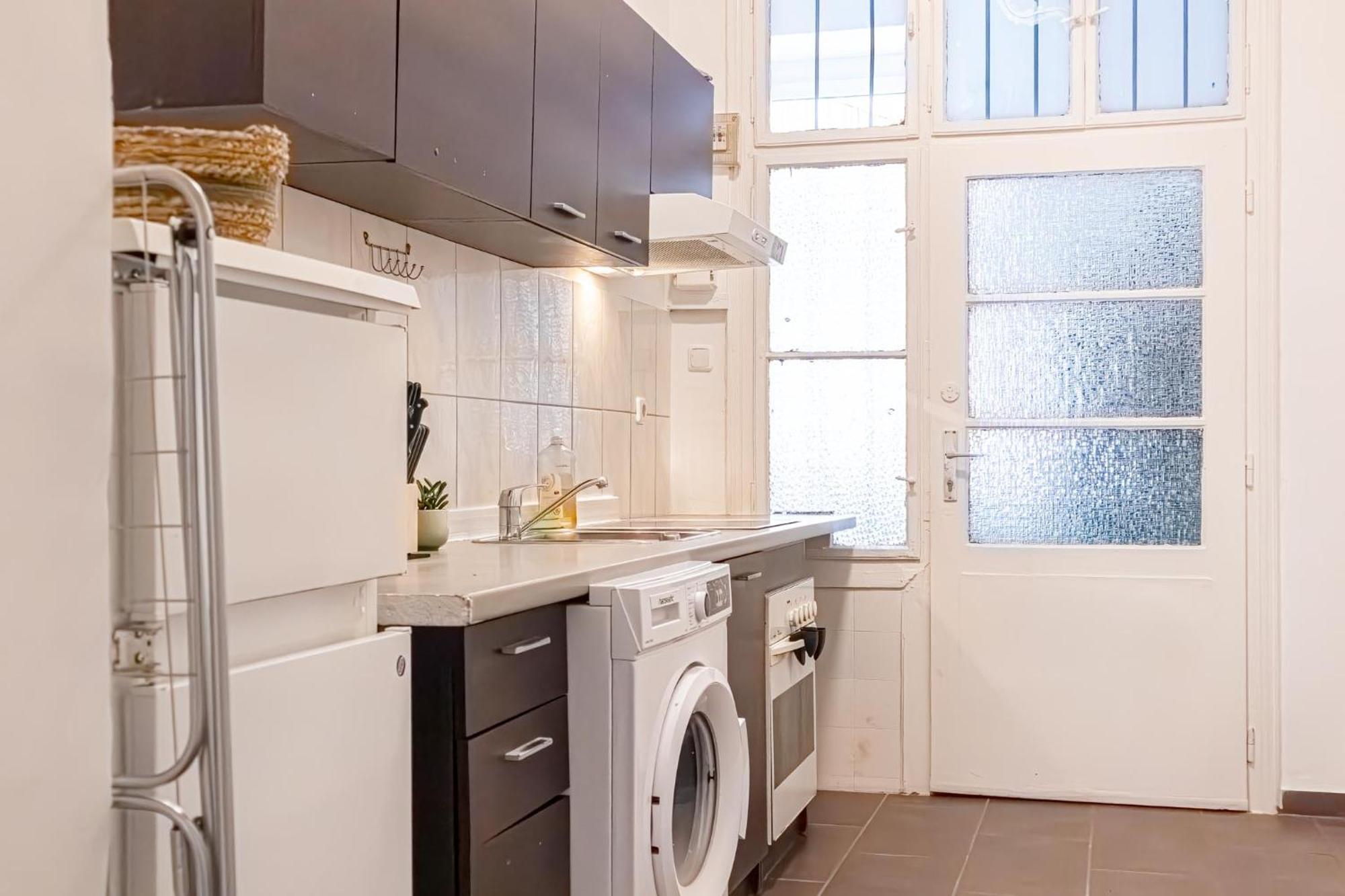 Economy Living- 1br In The Heart Of Appartement *